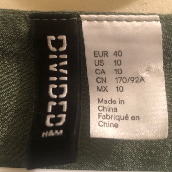 Divided crop top tie on the front - Picture 2 of 5